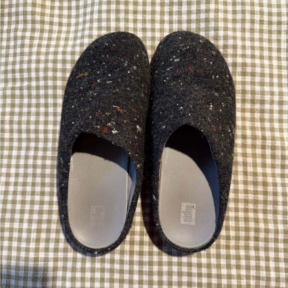 Black Speckled Fitflop Wool Clogs